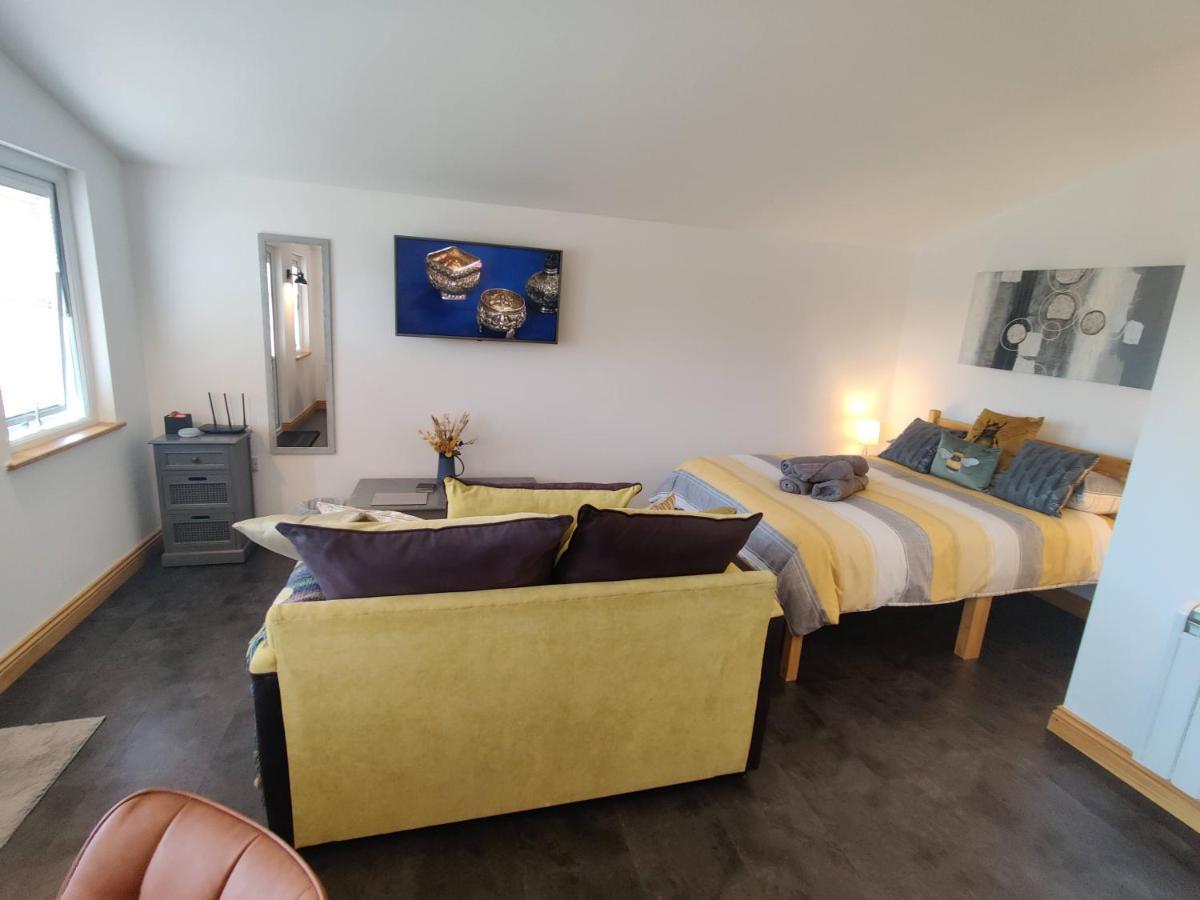 Bumble Bee Chalet *