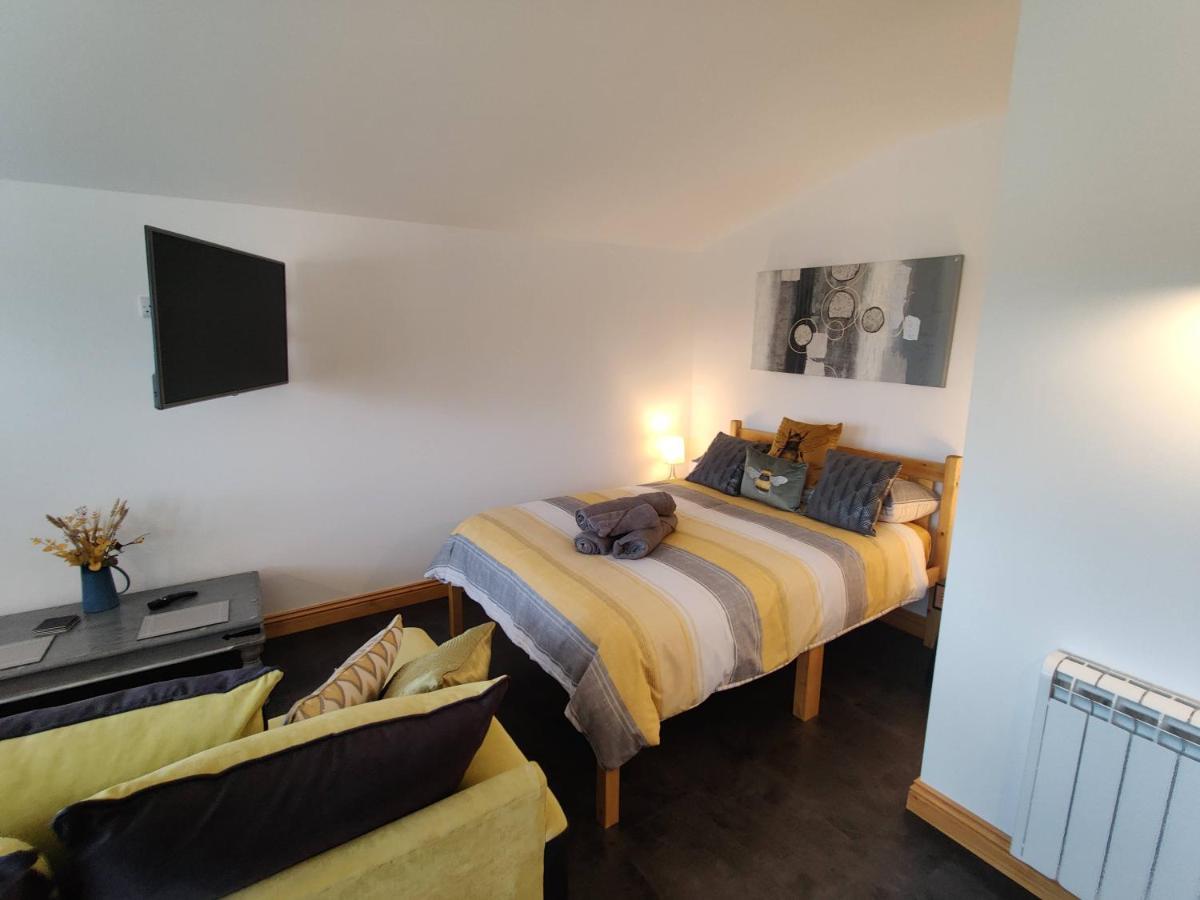 Chalet Bumble Bee Bootle (Cumbria)